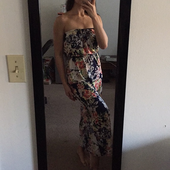 Nordstrom Dresses & Skirts - Floral maxi dress from Nordstrom, fits sizes XS-M